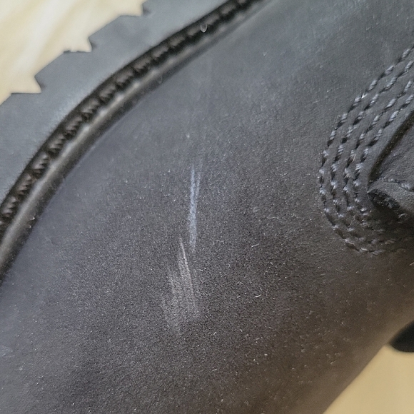 Timberland Dark Leather Lace-Up Boots - Picture 6 of 6